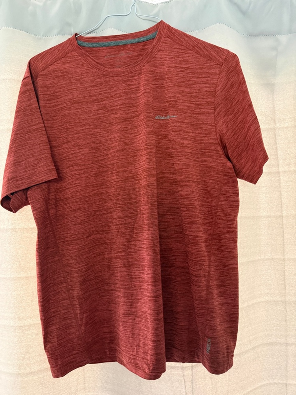 Eddie Bauer Red Performance T-Shirt Men’s Large Athletic Tee